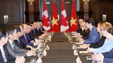 越南政府总理阮春福同加拿大总理贾斯廷•特鲁多举行会谈