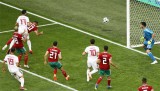 Iran hạ Morocco nhờ bàn phản lưới phút áp chót