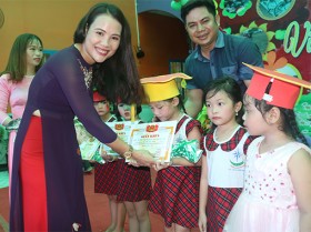 Các cấp công đoàn: Quan tâm, chăm lo cho con em công nhân