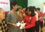 Hội Chữ thập đỏ tỉnh: Trao tặng 500 phần quà cho các đối tượng khó khăn