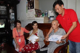 Cùng chung tay chia sẻ với công nhân lao động