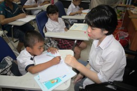 Người “thắp lửa” tri thức...