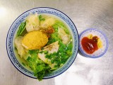 Fragrant broth, tasty dumplings keeps Saigon stall in business