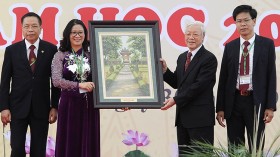 阮富仲总书记：力争将农业学院打造成为越南一流研究型农业大学