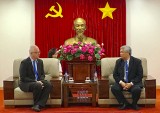 Ông Đặng Minh Hưng, Phó Chủ tịch UBND tỉnh tiếp Hiệu trưởng trường Đại học Việt Đức