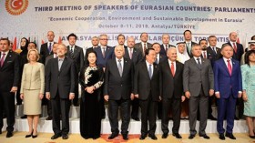 第三届欧亚国家议长会议开幕式在土耳其举行