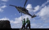 Máy bay trực thăng rơi trên tàu sân bay Mỹ ở Thái Bình Dương