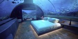 Ngỡ ngàng khách sạn dưới biển nơi du khách có thể ngủ cùng cá mập