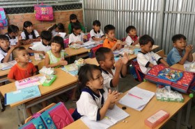 Khát khao con chữ ở làng bè Dầu Tiếng