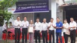 “Great unity” houses donated to the poor in Ben Cat