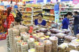 Hanoi, HCM City spend 47 trillion VND on Tet goods