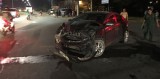 Hai ô tô tông nhau, 3 người bị thương nặng