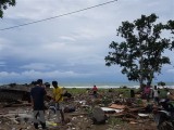 Death toll from Indonesia tsunami climbs to 373