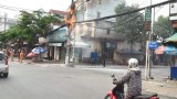 Không chế vụ cháy trụ điện không để cháy lan sang nhà dân