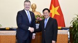 越南政府副总理兼外交部长范平明会见美国驻越大使