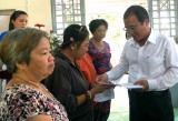 Provincial leaders visit, offer Tet gifts to policy beneficiary families and disadvantaged people