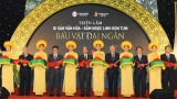 越南政府总理阮春福出席题为“崑嵩文化遗产与玉玲人参——大森林宝物”的展会