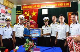 Tết trên những “ngôi nhà giữ biển” – kỳ cuối