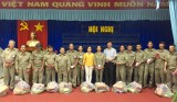 Phường Phú Cường, TP Thủ Dầu Một trao tặng 100 phần quà cho lực lượng giữ gìn ANTT địa phương