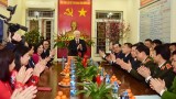 越共中央总书记、国家主席阮富仲向河内市民众、劳动者拜年