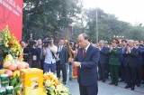 PM offers incense on 230th Dong Da victory anniversary