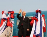 Top Vietnamese leader begins official friendly visit to Laos