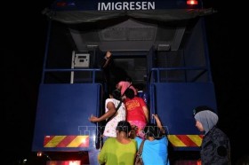 Malaysia fights illegal immigration