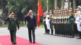 菲律宾国防部长对越南进行正式访问