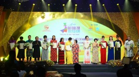 2019年胡志明市传统长衣节吸引参观者10多万人次