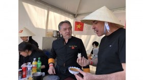 越南美食亮相巴黎“国际美食村”