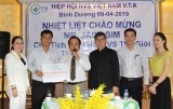 Chairman of the World Toilet Association communicates with Binh Duong students