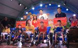 Sao bóng đá U23 VN thăm, tặng quà tại Trung tâm nhân đạo Quê Hương