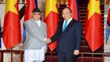 越南政府总理阮春福与尼泊尔总理夏尔马•奥利举行会谈