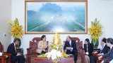 越南政府总理阮春福会见联合国副秘书长阿尔米达·萨尔西娅·阿里沙赫巴纳