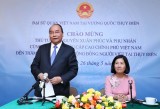 Prime Minister visits Vietnamese embassy staff, expatriates in Sweden