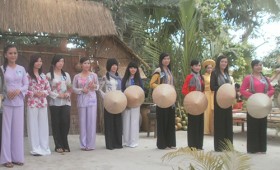 Nét đẹp thôn nữ trong “Hương sắc miệt vườn”