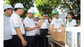 越南政府总理阮春福出席全国反塑料垃圾运动启动仪式