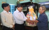 Đoàn lãnh đạo tỉnh thăm, tặng quà gia đình chính sách tại các địa phương