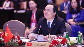 越南教育培训部部长冯春讶出席东南亚教育部长组织理事会会议