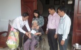 Delegations visit, present gifts to policy beneficiaries