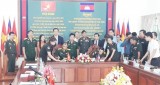 Ký kết biên bản hợp tác giữa Ban Chỉ huy quân sự TX.Bến Cát với Chi khu quân sự Koh Thom, Campuchia