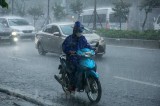 Áp thấp nhiệt đới tiếp tục gây mưa to đến rất to ở Trung Bộ