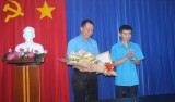 Tổng Liên đoàn Lao động Việt Nam trao quyết định luân chuyển cán bộ về Bình Dương