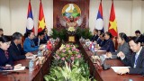 越南国会主席阮氏金银同老挝国会主席举行会谈