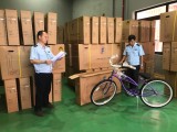 Tạm giữ lô hàng xe đạp Trung Quốc xuất khẩu đi Mỹ dán nhãn Việt Nam