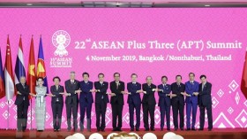 越南政府总理阮春福出席第22次东盟与中日韩领导人会议