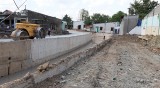 Thi công hệ thống thoát nước mưa Suối Lồ Ồ: Người dân phập phồng lo ngập nhà