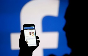 Facebook 'chơi xấu' YouTube, Twitter