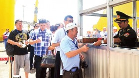 改善签证政策 吸引外国游客