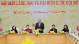 越南政府总理阮春福同各位女性领导和国会代表举行会晤